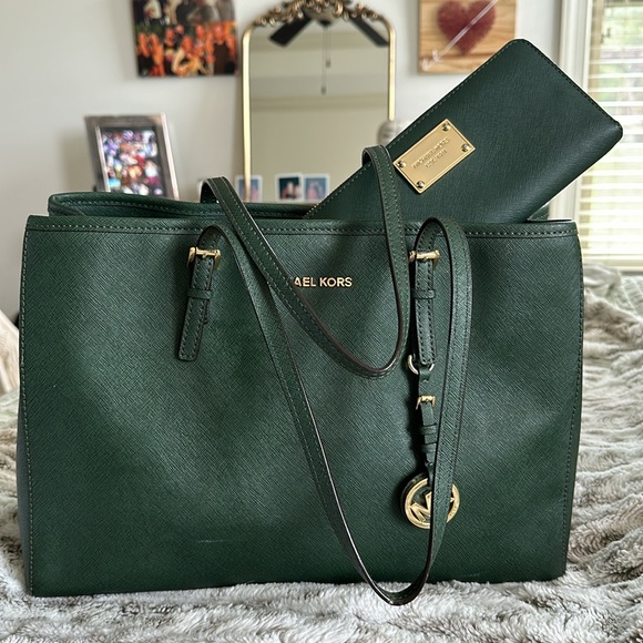 Michael Kors Saffiano Leather Bag & Wallet Set - Picture 11 of 11